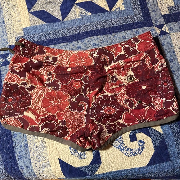 Womens patagonia swim shorts - Picture 2 of 4